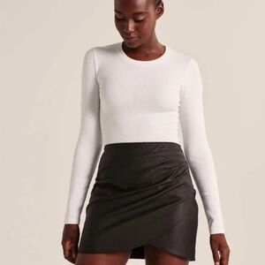 Abercrombie & Fitch Black Mini Asymmetrical Ruched Skirt